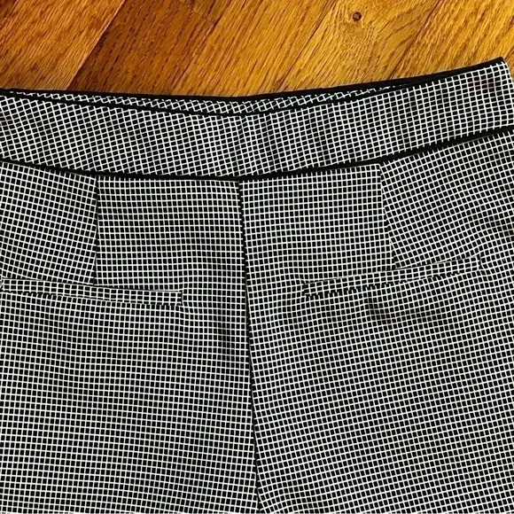 ZARA BASICS WOMENS BLACK BLACK/WHITE DRESS SHORTS SIZE M EUC - Picture 11 of 11